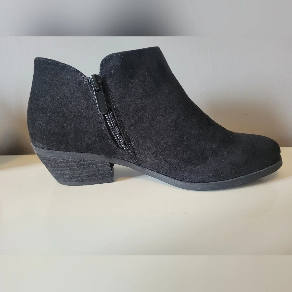Torrid Black Faux Suede Vcut Bootie, BNWT, Size 6